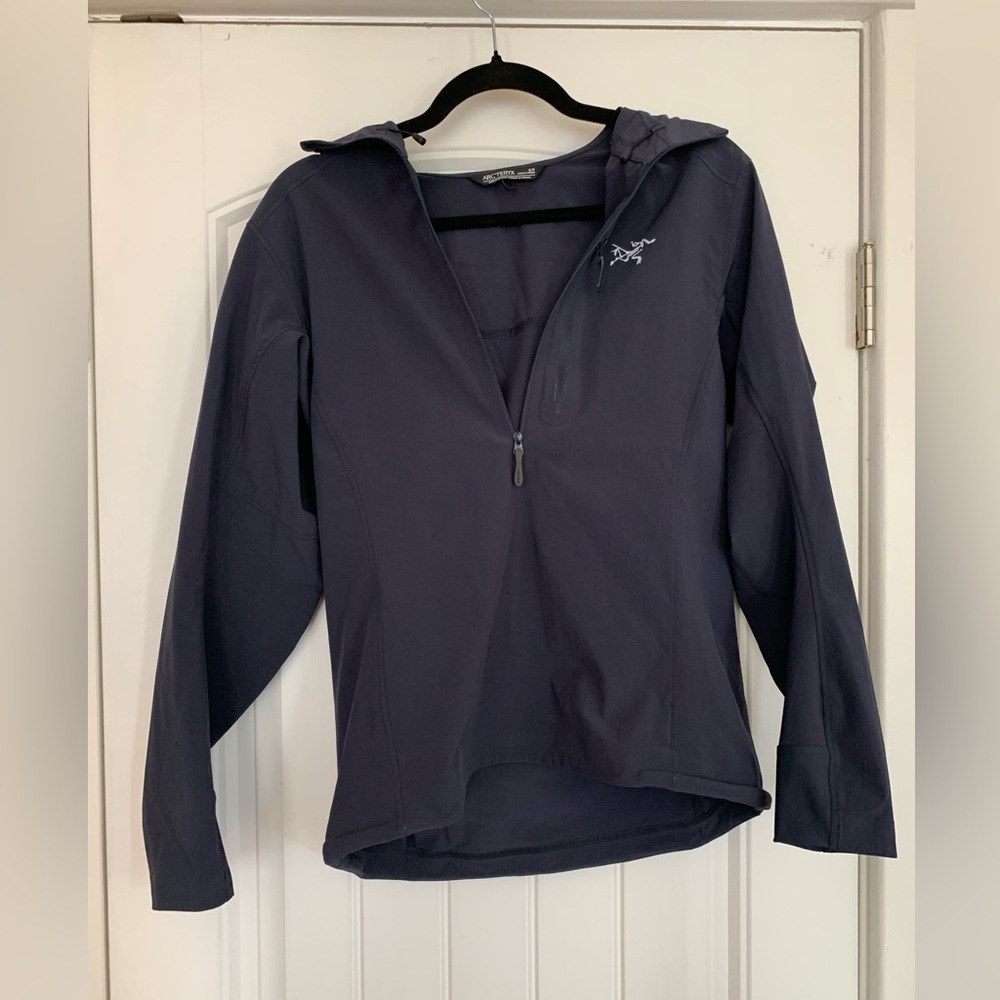 Arc’teryx gamma SL anorak size women’s small in black sapphire (navy)
